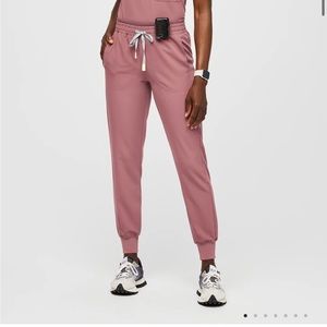 Mari skinny jogger in BLACK!!